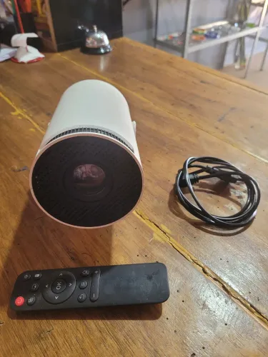 Projetor HY300