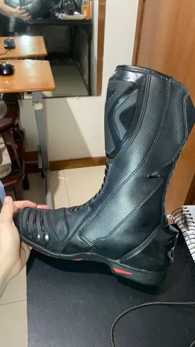 Vendo Bota X11 pouco usada (Na caixa)