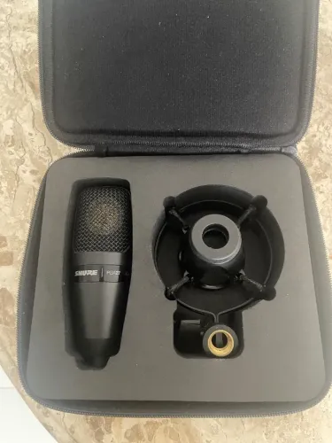 Microfone Shure PGA 27 - Condensador Profissional - Bolsa Original
