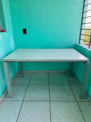 MESA DE ZINCO COM TAMPO DE MADEIRA!!