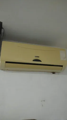 Vendo um ar-condicionado