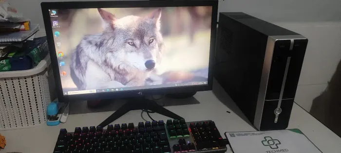 CPU+TECLADO MECANICO ACEITO TROCA