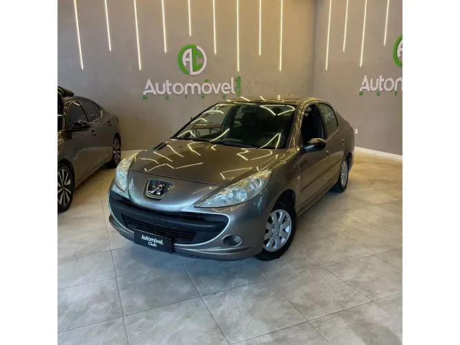 Peugeot 207 XR 1.4 Flex 8V 5P 2011