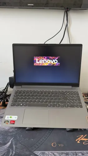 Notebook Lenovo ideapad 3 ryzen 7 5700U + 12gb de ram