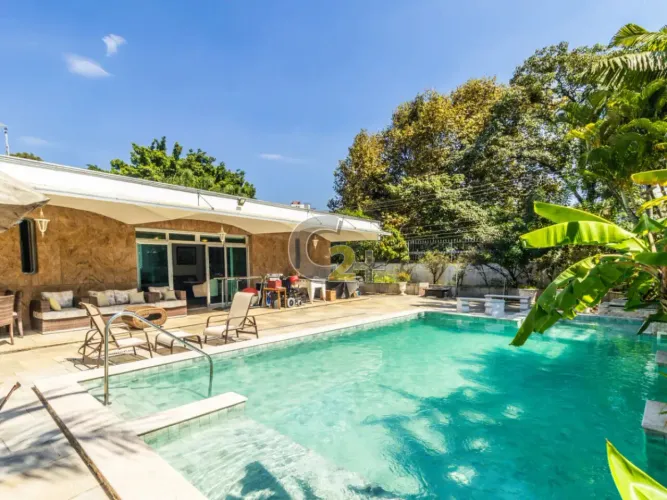 Casa à venda em Pinheiros, 5 suítes, 6 vagas 735m²