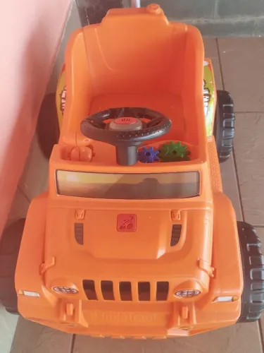 Carrinho infantil jeep bandeirantes com pedal