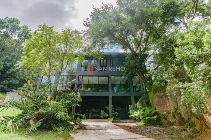 Casa para locação 4 suítes e 1 quarto em Campeche com 7000m²