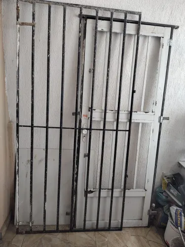Grade de ferro, 200 reais