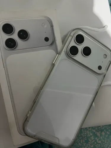 Vendo 17 pro Max, 256gigas seminovo
