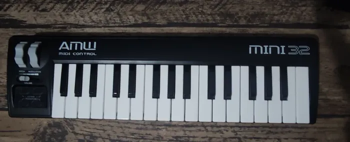 Controlador MIDI - AMW mini 32