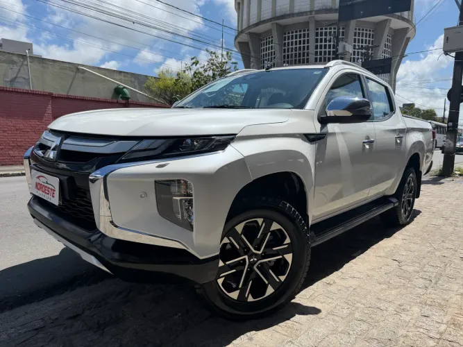 Mitsubishi L200 Triton Sport HPE-S 2.4 CD Dies. AUT 2024