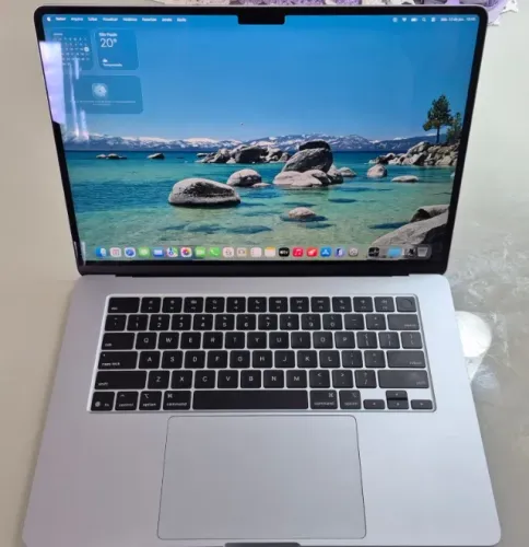 MacBook Air M4 15" 16GB RAM / 256GB SSD - Semi Novo