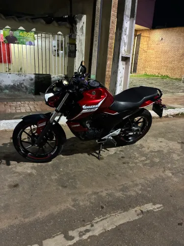 Vendo FZ15 em bom estado pronto pra fazer negócio
