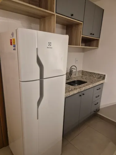 Alugo apartamento no centro da cidade em prédio novo!