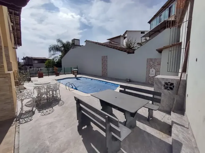 Casa para aluguel e venda possui 639 metros quadrados com 4 quartos