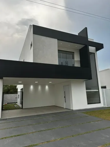 Casa Duplex no Quinta das Marinas com 3 suítes sendo uma com closet área gourmet,  churras