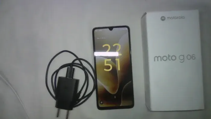 Moto g06 - Muito novo - 256GB - 4 + 8 GB de Ram - Com Nota e Garantia