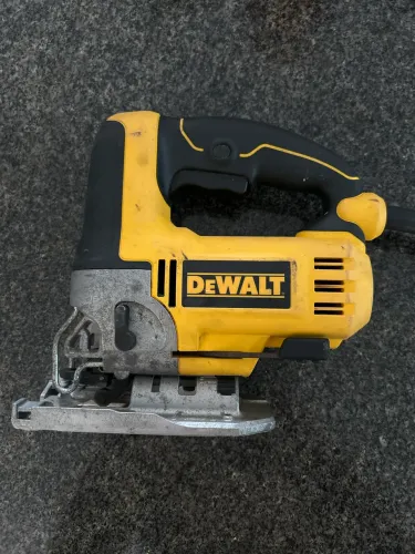 Serra tico-tico DeWalt DW300-B2