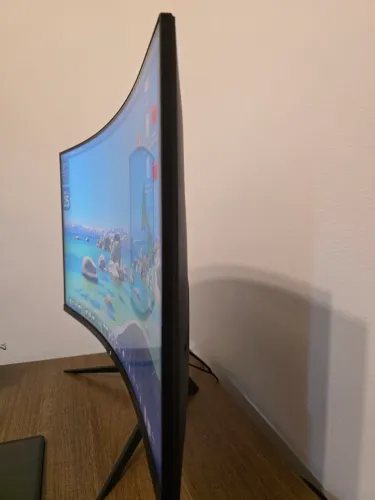 Monitor Curvo SuperFrame 32"  - 165Hz / 1ms 