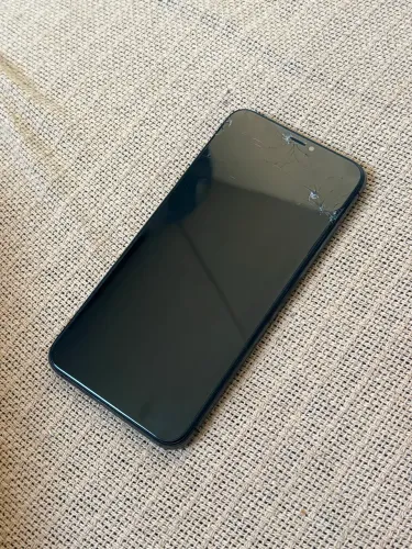 iphone XS MAX funcionando perfeitamente acompanha caixa original (tela trincada)