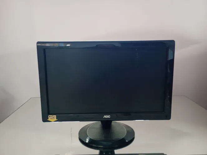 Computador semi novo.