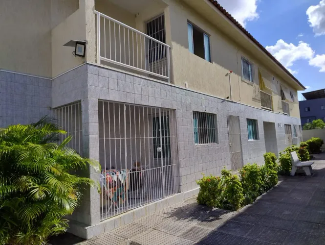 VENDO EXCELENTE APARTAMENTO/PRIVE EM PIEDADE COM 2 QUARTOS, BANHEIRO, GARAGEM, ÁREA DE SER