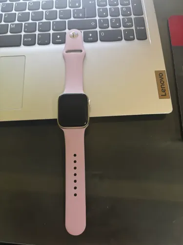 Apple Watch SE GPS Caixa estelar de alumínio - 40 mm ? Pulseira esportiva estelar - P/M
