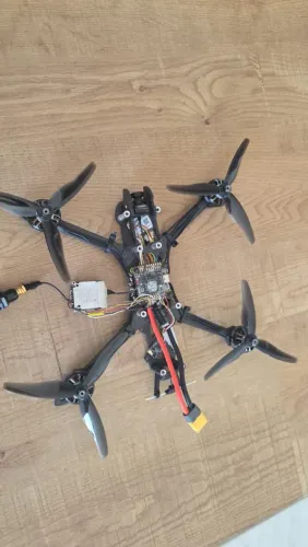 Drone fpv quebrado 