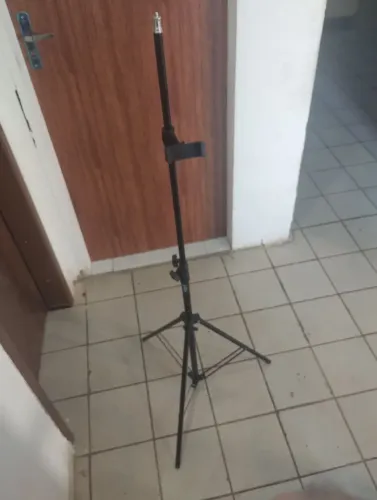 Tripé com suporte para celular