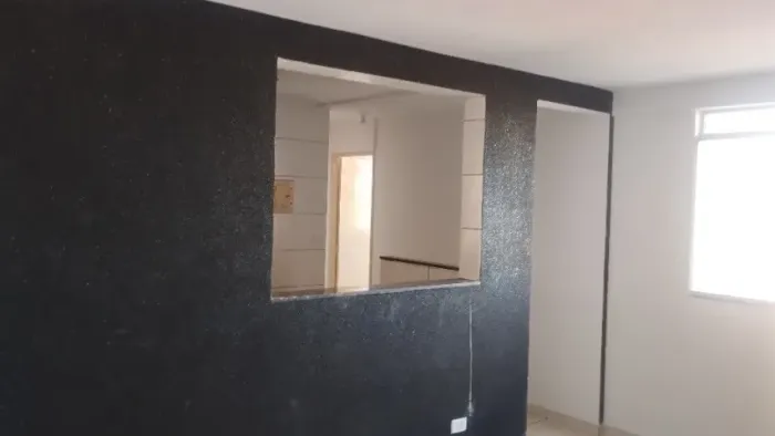 Aluga-se apartamento 3 quartos.