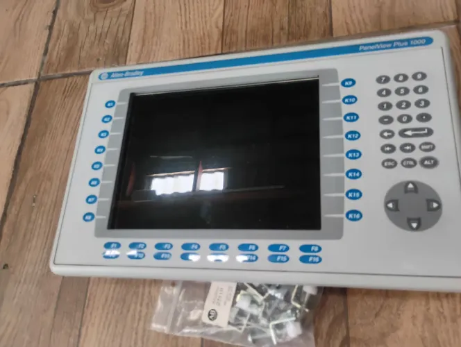 IHM Allen-Bradley PanelView 1000 + Módulo Relé Micro800 + Fontes Siemens 24V