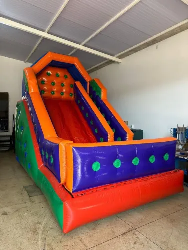 TOBOGÃ INFLÁVEL INFANTIL