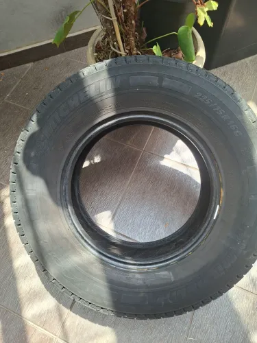 Pneu Michelin aro 16