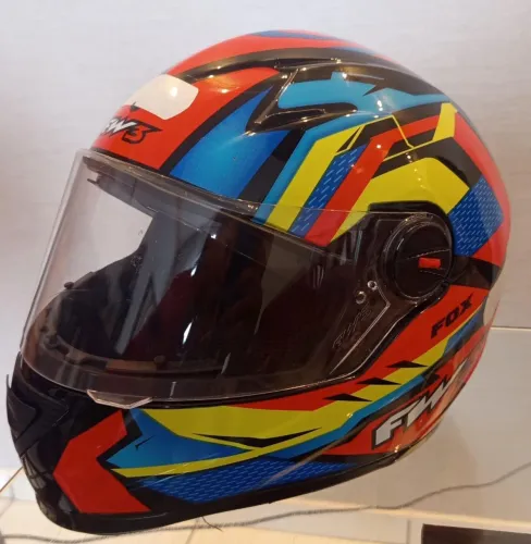Capacete fw3 com óculos de sol