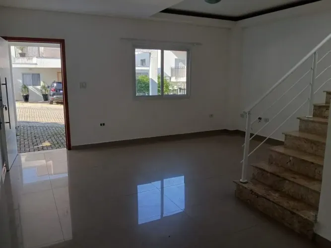 Excelente Sobrado condominio Fechado / Vila Areão - Taubaté - SP