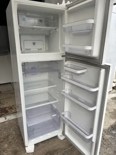 Geladeira Electrolux Frost Free DFN42