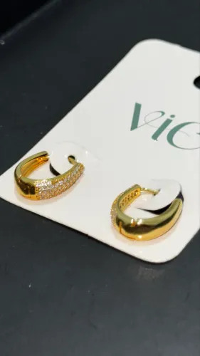 Brinco Argola Pequena Folheado a Ouro com Zircônias Vic Semijoias - Novo