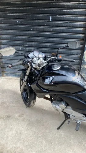 CB300 com ABS perfeito estado, moto revisada só comprar e roda