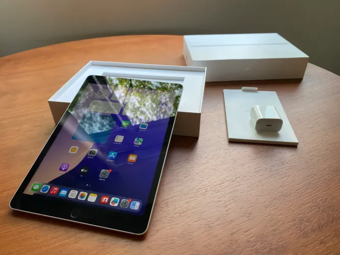iPad 9ª Geração 64gb Wi-fi Prata + Caixa E Carregador Original