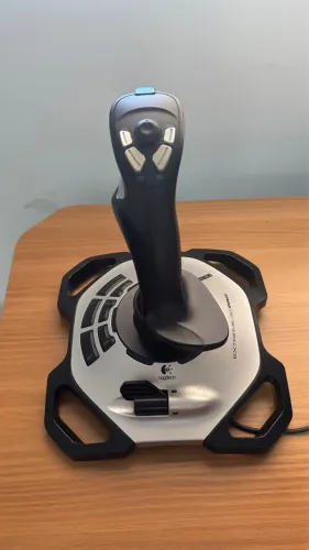     Joystick Logitech Para Simulador de Voo ?