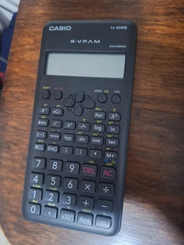 Calculadora Científica FX-82MS-2-S4-DH Casio com 240 funções preta