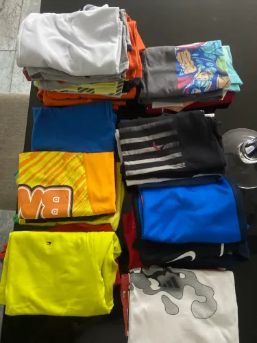 Lote Camisetas de Marca Importadas 10 anos - 29 unidades