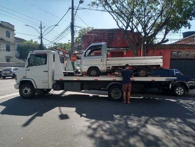 Reboque 24 horas zona norte plataforma guincho socorro pesado carro moto van utilitários 