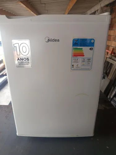 Frigobar Midea 71 litros ( inverter )
