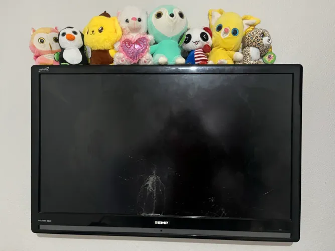 Vendo TV Semp 42 polegadas tela quebrada