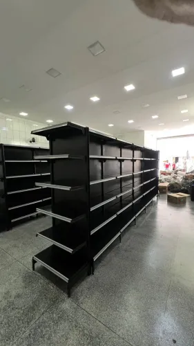 Vende-se Gôndulas NOVAS. A pronta entrega.