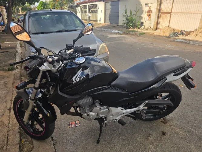 Cb 300 ano 2013
