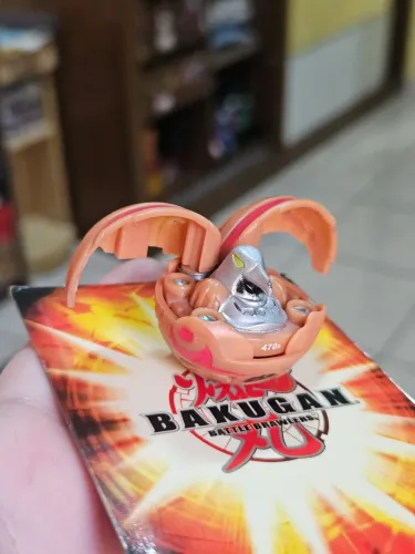 Bakugan pyrus ravenoid