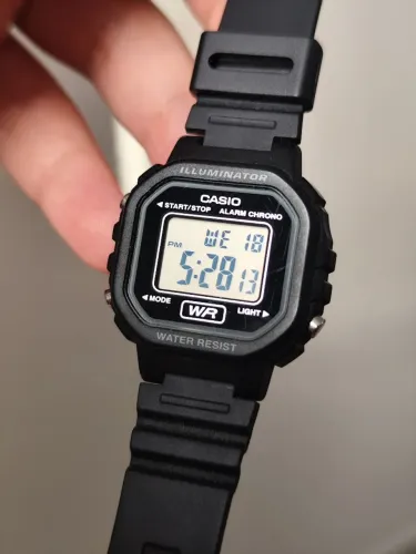 Relógio Casio Feminino Standard LA-20WH-1ADF