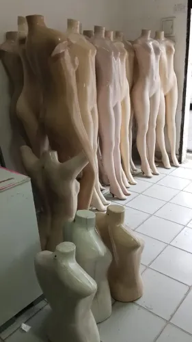 12 manequins 30 reais a unidade